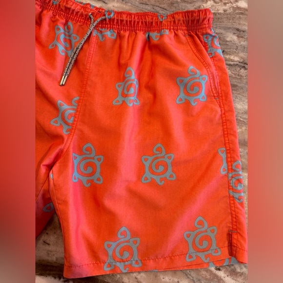 Men’s TURTLESON coral / blue turtle print swim trunks. Size 2XL - Picture 2 of 7